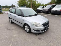 Silber Gebraucht 2010 Skoda Fabia Cool Edition Kombi | 1.900 €