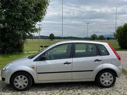 Silber Gebraucht 2002 Ford Fiesta Kleinwagen | 1.400 €