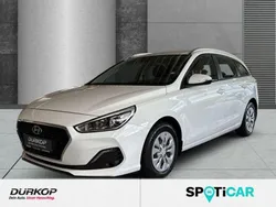 Weiß Gebraucht 2018 Hyundai i30 Select Kombi | 10.850 € (Fairer Preis)