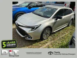Cosmicsilber metallic Gebraucht 2025 Toyota Corolla Kombi | 31.990 € (Fairer Preis)
