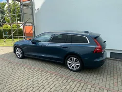 Blau Gebraucht 2020 Volvo V60 Momentum Kombi | 24.450 € (Superpreis)