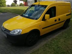 Gelb Gebraucht 2009 Opel Combo Van / Kleinbus | 2.250 €