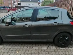 Grau Gebraucht 2008 Peugeot 308 Kleinwagen | 3.000 € (Etwas zu teuer)