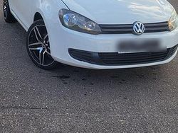 Weiß Gebraucht 2009 VW Golf VI Kleinwagen | 2.500 € (Fairer Preis)