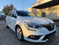 Weiß Gebraucht 2019 Renault Mégane IV LIMITED Limousine | 10.999 € (Guter Preis)