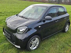 Schwarz Gebraucht 2021 Smart ForFour Electric Drive Kleinwagen | 8.750 € (Guter Preis)