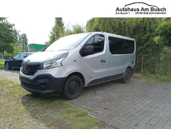 Silber Gebraucht 2017 Renault Trafic Komfort Van | 11.888 € (Fairer Preis)