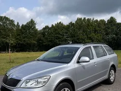 Silber Gebraucht 2010 Skoda Octavia Ambiente Kombi | 3.550 € (Guter Preis)