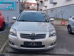 Silber Gebraucht 2007 Toyota Avensis Travel Kombi | 3.790 € (Fairer Preis)