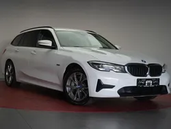 BMW 330e