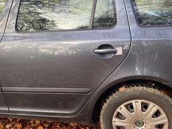 Grau Gebraucht 2009 Skoda Octavia Classic Kombi | 4.300 € (Etwas zu teuer)