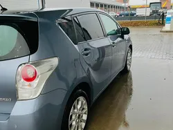 Blau Gebraucht 2010 Toyota Verso Van / Kleinbus | 8.000 € (Fairer Preis)