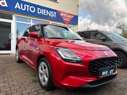 Burning red pearl metallic Gebraucht 2025 Suzuki Swift Comfort Kleinwagen | 17.770 € (Guter Preis)