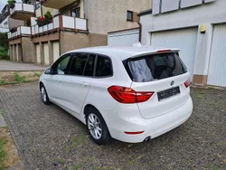 Weiß Gebraucht 2017 BMW 218 Advantage Van / Kleinbus | 9.700 € (Fairer Preis)