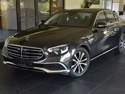 Grau Gebraucht 2021 Mercedes E220 Exclusive Limousine | 40.850 € (Etwas zu teuer)