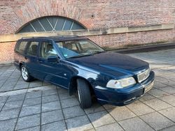 Blau Gebraucht 1998 Volvo V70 Kombi | 8.700 €