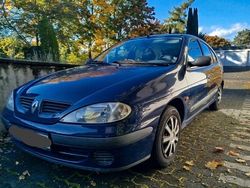 Blau Gebraucht 2000 Renault Mégane Limousine | 1.500 €
