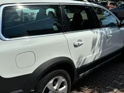 Weiß Gebraucht 2016 Volvo XC70 Momentum SUV | 16.500 € (Etwas zu teuer)