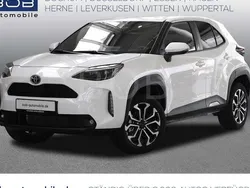 Weiß Gebraucht 2024 Toyota Yaris Cross Team SUV | 25.444 € (Guter Preis)