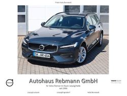 Blau Gebraucht 2021 Volvo V60 Momentum Kombi | 27.990 € (Teuer)