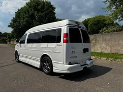 Weiß Gebraucht 2015 GMC Savana Van / Kleinbus | 69.900 €