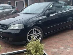 Schwarz Gebraucht 2002 Opel Astra Cabriolet Cabrio | 2.350 €