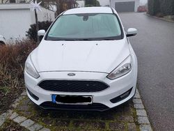Weiß Gebraucht 2015 Ford Focus Titanium Kombi | 8.700 € (Fairer Preis)