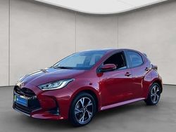 Rot Gebraucht 2024 Toyota Yaris Hybrid Team Limousine | 24.420 € (Fairer Preis)