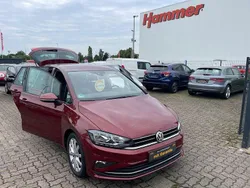 Rot Gebraucht 2018 VW Golf Sportsvan Join Van / Kleinbus | 17.999 € (Fairer Preis)