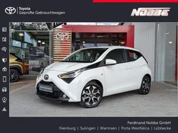 Weiß Gebraucht 2020 Toyota Aygo X-play Kleinwagen | 10.890 € (Fairer Preis)