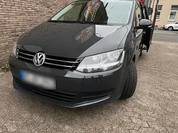 Grau Gebraucht 2011 VW Sharan Van / Kleinbus | 10.700 € (Etwas zu teuer)