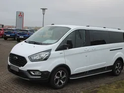 Weiß Gebraucht 2023 Ford Tourneo Custom Active Van / Kleinbus | 48.800 € (Fairer Preis)