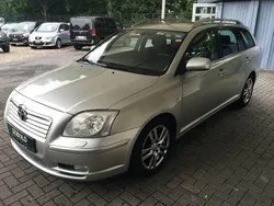 Silber Gebraucht 2004 Toyota Avensis Sol Kombi | 2.480 € (Guter Preis)