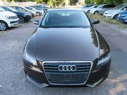Braun Gebraucht 2011 Audi A4 Attraction Limousine | 7.950 € (Superpreis)