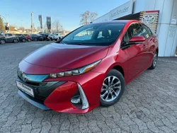 Rot Gebraucht 2018 Toyota Prius Plug-in Hybrid Executive Kleinwagen | 20.990 € (Fairer Preis)