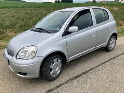 Silber Gebraucht 2004 Toyota Yaris Limousine | 2.490 € (Fairer Preis)
