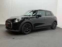 Schwarz Gebraucht 2021 Mini ONE Classic Kleinwagen | 20.370 € (Fairer Preis)