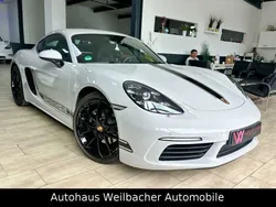 Grau Gebraucht 2024 Porsche 718 Cayman Edition Coupé | 77.490 €
