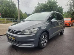 Delfingrau metallic Gebraucht 2024 VW Touran Move Van / Kleinbus | 31.990 € (Guter Preis)