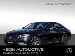 Gris grafita Gebraucht 2024 Mercedes E220 Avantgarde Limousine | 47.390 € (Guter Preis)