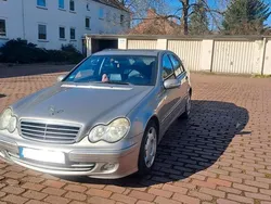 Grau Gebraucht 2004 Mercedes C320 Avantgarde Limousine | 6.390 €