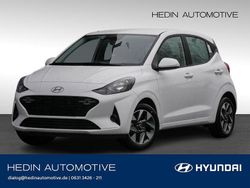Weiß atlas white Gebraucht 2024 Hyundai i10 Trend Kleinwagen | 14.290 € (Fairer Preis)