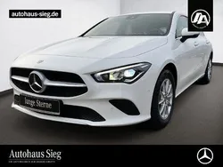 Weiß Gebraucht 2022 Mercedes CLA180 Shooting Brake Kombi | 27.335 € (Teuer)