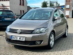 Braun Gebraucht 2011 VW Golf Plus Cross Team Van / Kleinbus | 5.790 € (Fairer Preis)