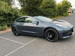 Grau Gebraucht 2019 Tesla Model 3 Standard Range Plus Limousine | 15.800 € (Etwas zu teuer)