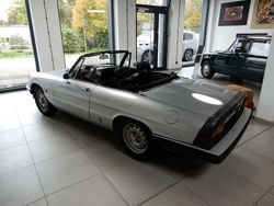 Silber Gebraucht 1983 Alfa Romeo Spider Cabrio | 23.900 €