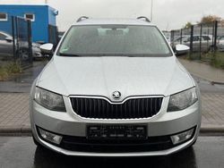Silber Gebraucht 2015 Skoda Octavia Ambition Kombi | 11.990 € (Fairer Preis)
