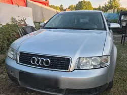 Grau Gebraucht 2001 Audi A4 Limousine | 1.000 € (Guter Preis)