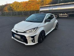 Weiß Gebraucht 2024 Toyota Yaris Edition Kleinwagen | 38.990 € (Fairer Preis)