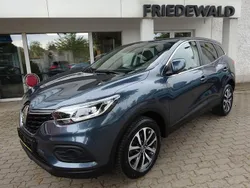 Grau Gebraucht 2021 Renault Kadjar Zen SUV | 18.900 € (Fairer Preis)